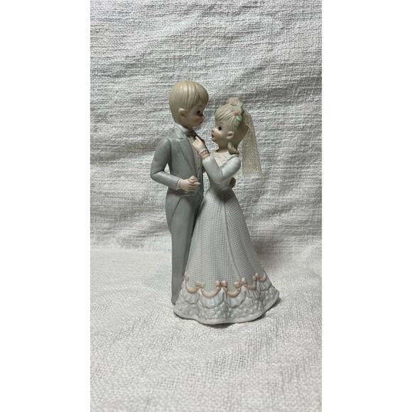 Vintage 1983 Lefton Christopher Collection Bride & Groom Music Figurine - Picture 1 of 6